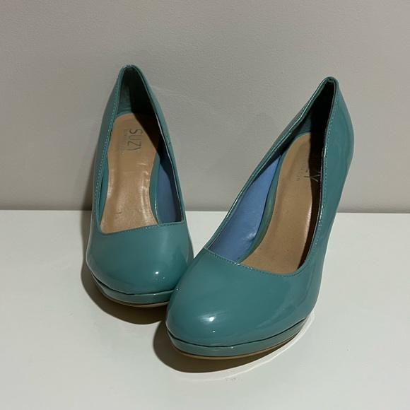 Turquoise heels - Picture 3 of 3